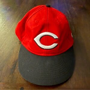 Team MLB OC Sports Youth Red and Black Baseball‎ Cap with Cincinnati Logo